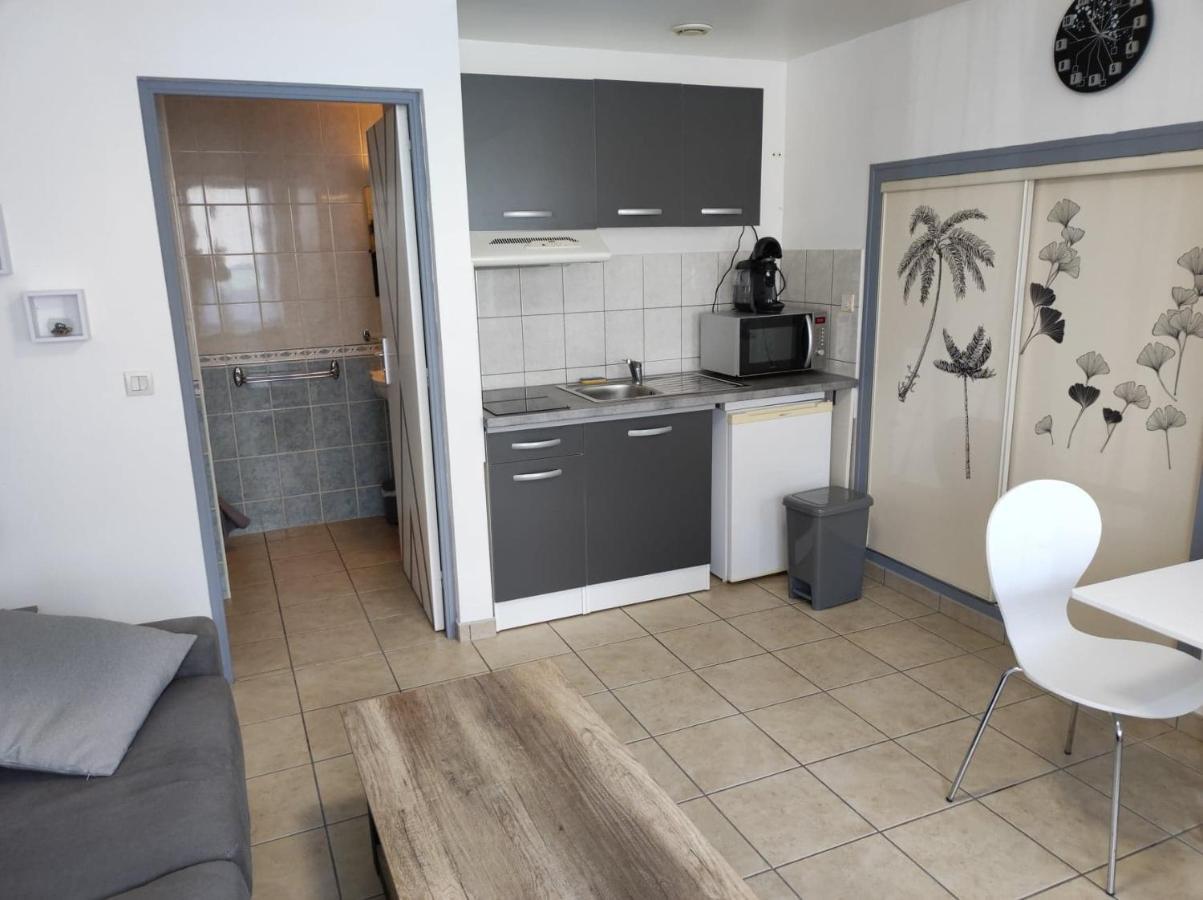 Studio 2 Personnes En Centre Ville Saint-Pierre-de-Plesguen Exterior photo